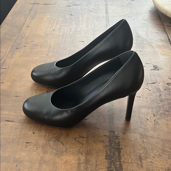 CHANEL Classic Black Heels - Picture 2 of 5